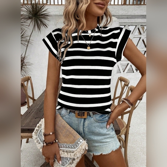 Tops - Women's Striped Printed Round Neck Short Sleeve Casual T-Shirt, Summer